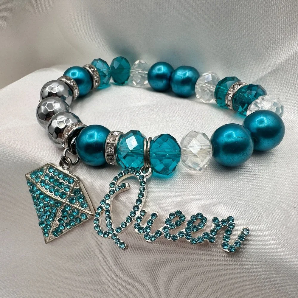 Vintage Y2K Rhinestones Queen Diamond Charm Silver Tone Bracelet Beaded Jewelry
